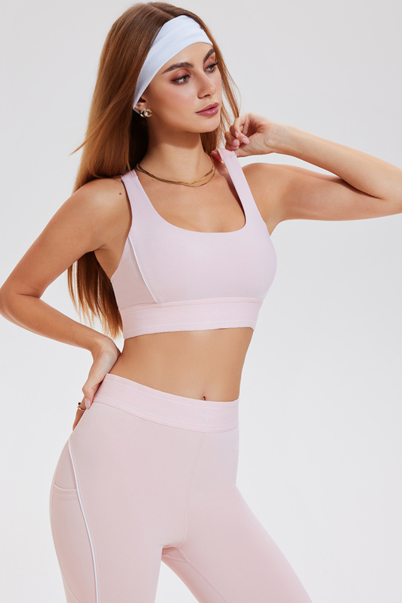 Beauty-enhancing back yoga bra