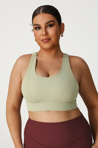 Plus Size Women's Cut-Out Crisscross Back Sports Bra
