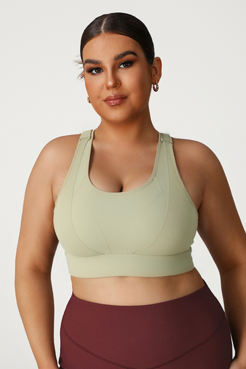 Plus Size Women's Cut-Out Crisscross Back Sports Bra