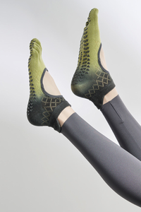 Women's Ombre Mesh Yoga Grip Five-Toe Socks