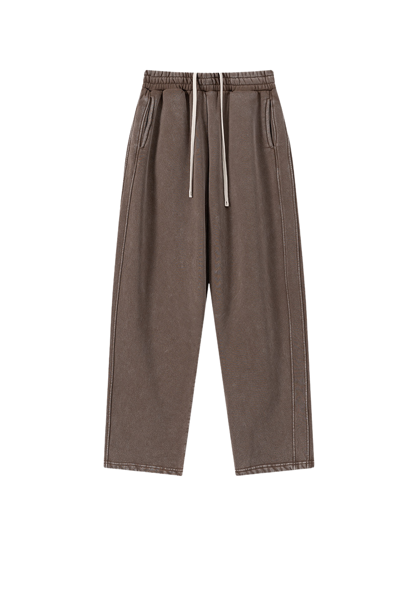 Water-washed and fleece-lined curved-blade pants.