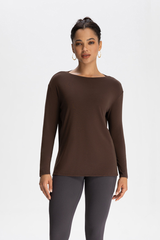 Round-necked sports top