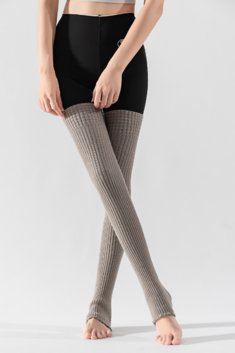 Women's solid-color chunky socks for exercise and yoga