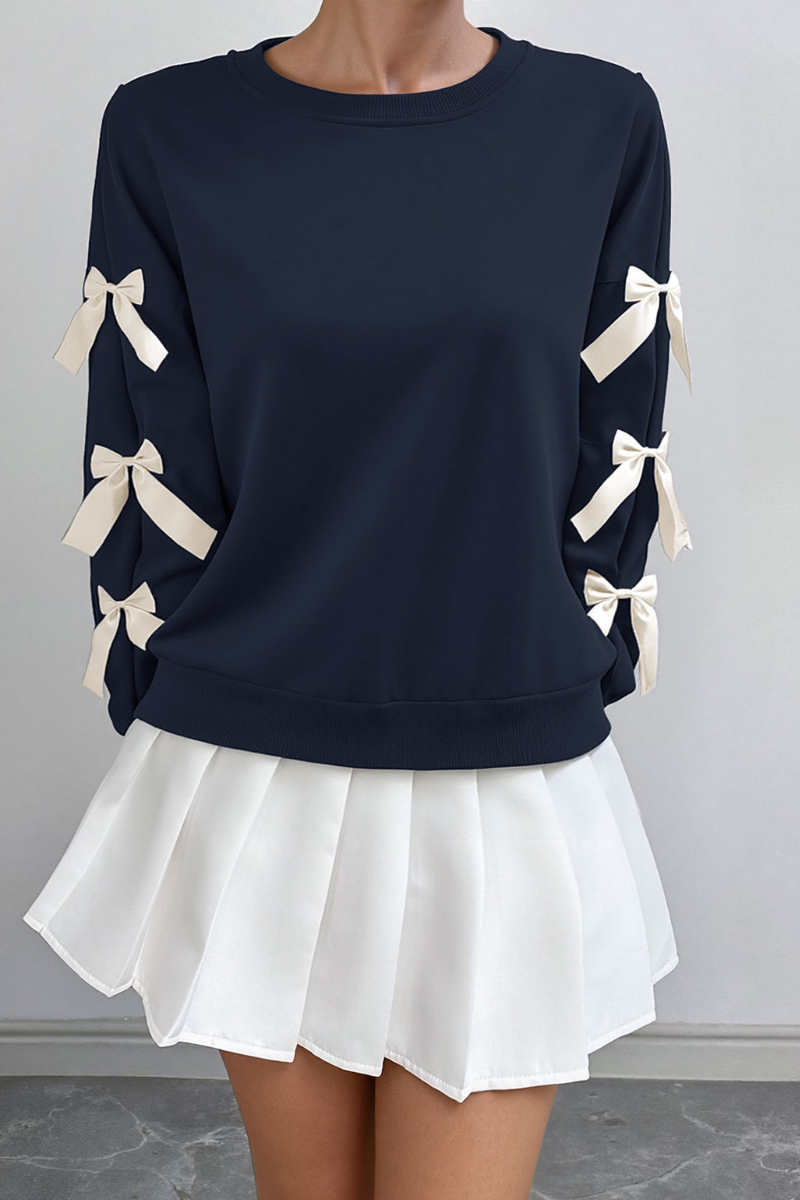 Round-necked, bow-style, red Christmas-themed sweatshirt