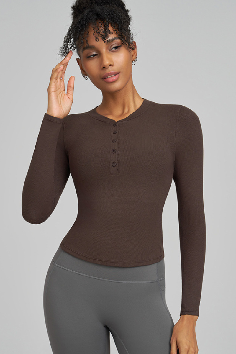 Women's long-sleeved, form-fitting sports top