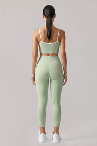 Women's Contrast-Line Bra And Capri Leggings Yoga Set