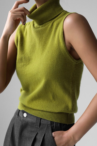Early autumn high-neck, sleeveless base layer shirt