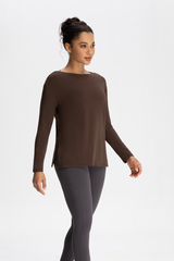Round-necked sports top
