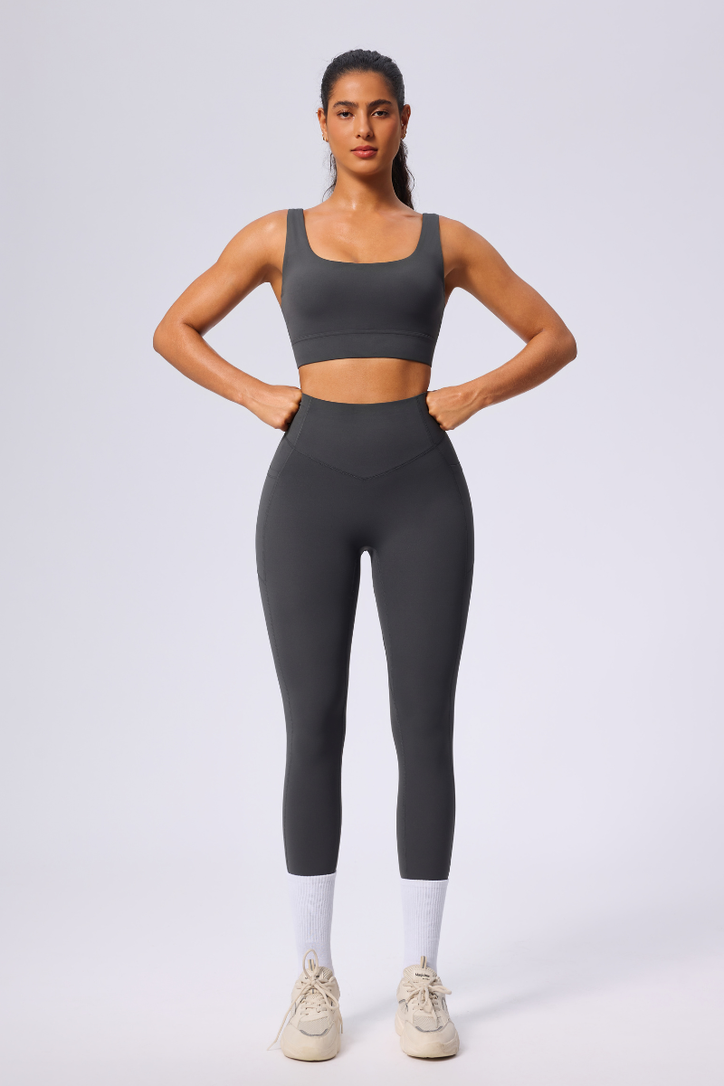 Women's Two-Piece Set: Sports Bra & Pocket Yoga Leggings