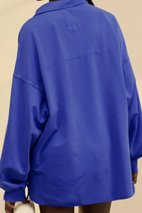 Semi-open collar long-sleeved shirt