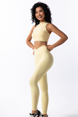 Women's Scalloped Cropped Top And V Waist Leggings Yoga Set