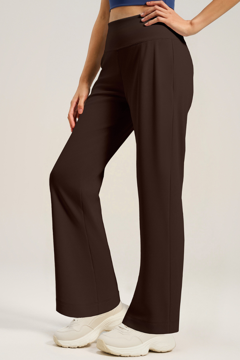 Straight-leg yoga pants