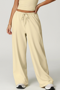 Women's slouchy straight-leg casual pants.