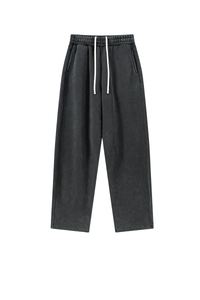 Water-washed and fleece-lined curved-blade pants.