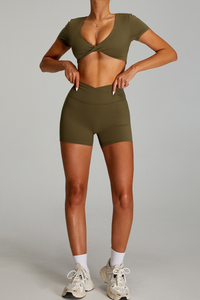Women's Set:Twist-Front Tank Top & Criss-cross Waist Shorts