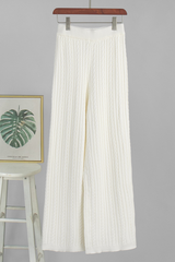 Soft and chewy sweater and knitted set