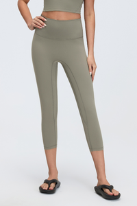 Women's High-Waist Capri Yoga Leggings with Lifting Effect