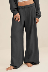 High-waist yoga pants with a floor-length design