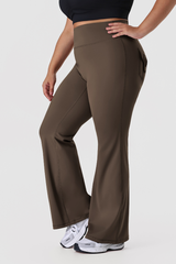 Plus Size Women's Utility Pocket Textured Yoga Flare Pants