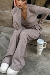 V-neck knitted long pants suit