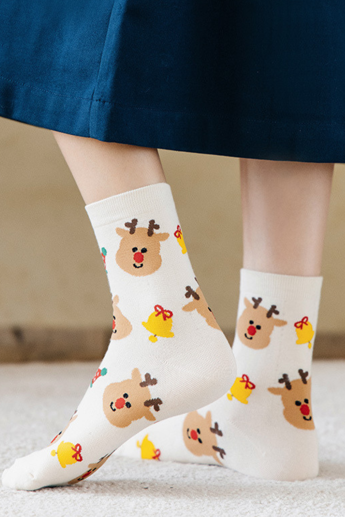 Women Christmas Reindeer Santa Snowman Print Mid Calf Socks