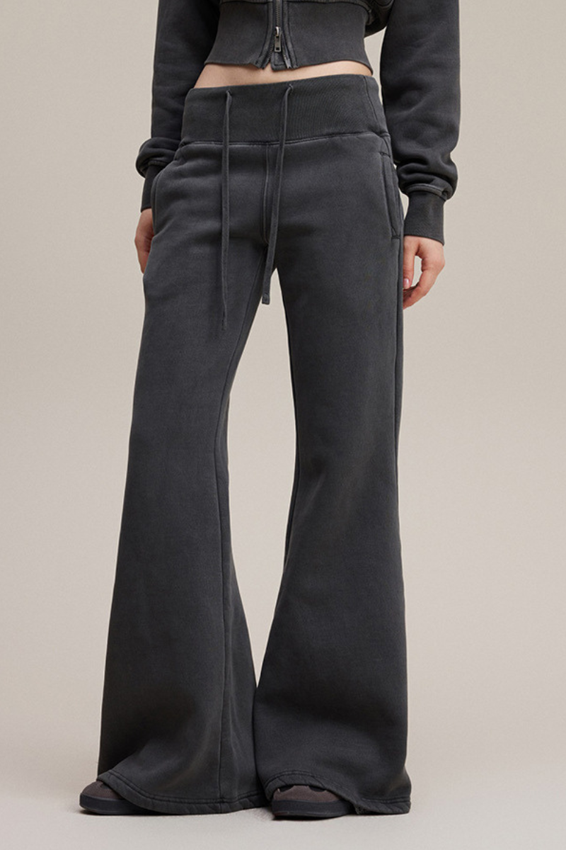 Women's vintage style  flarepants.