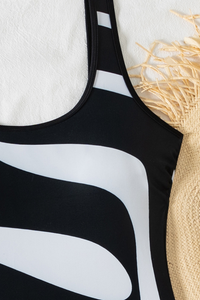 Women's Color Block U-neck Fitted Swimsuit