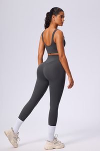 Women's Two-Piece Set: Sports Bra & Pocket Yoga Leggings