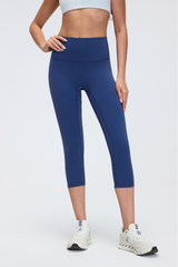 Women's High-Waist Capri Yoga Leggings with Lifting Effect