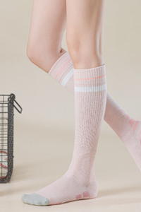 Women’s Color Block Gradient Pressure High-Top Sports Socks