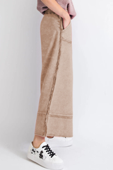 Leisure-style wide-leg pants