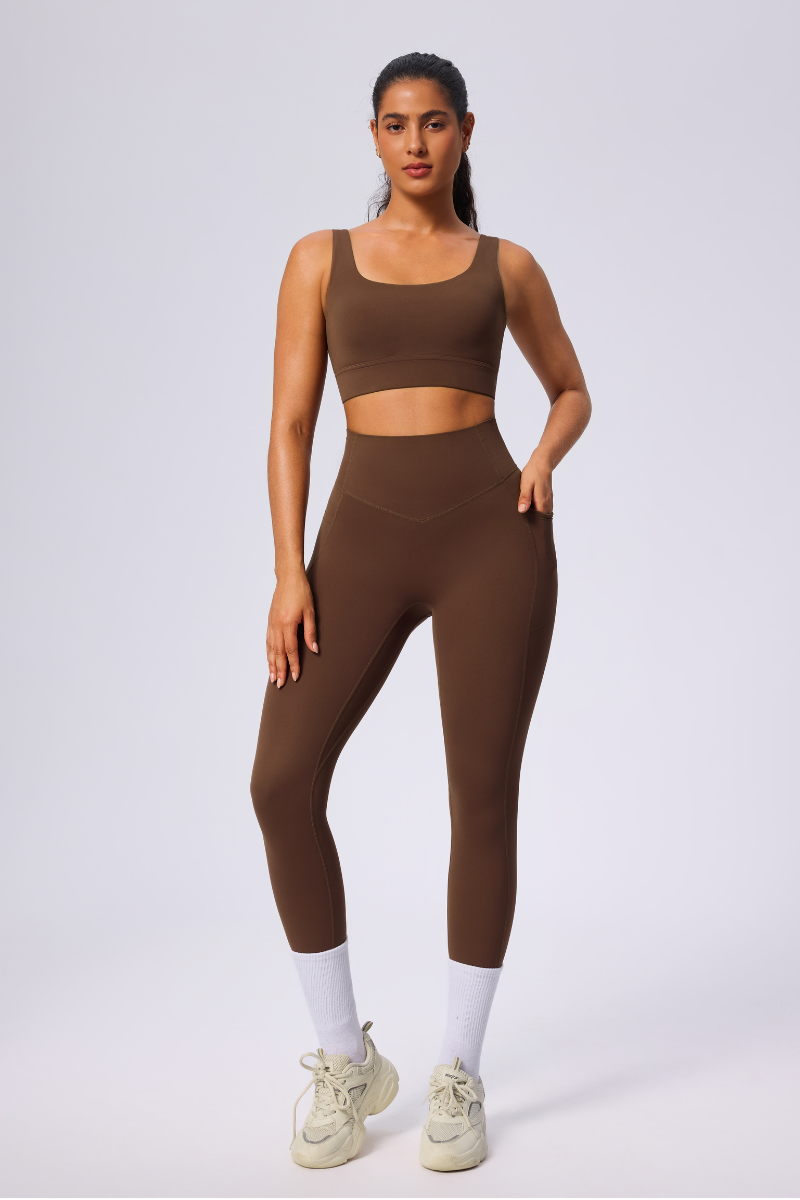 Women's Two-Piece Set: Sports Bra & Pocket Yoga Leggings