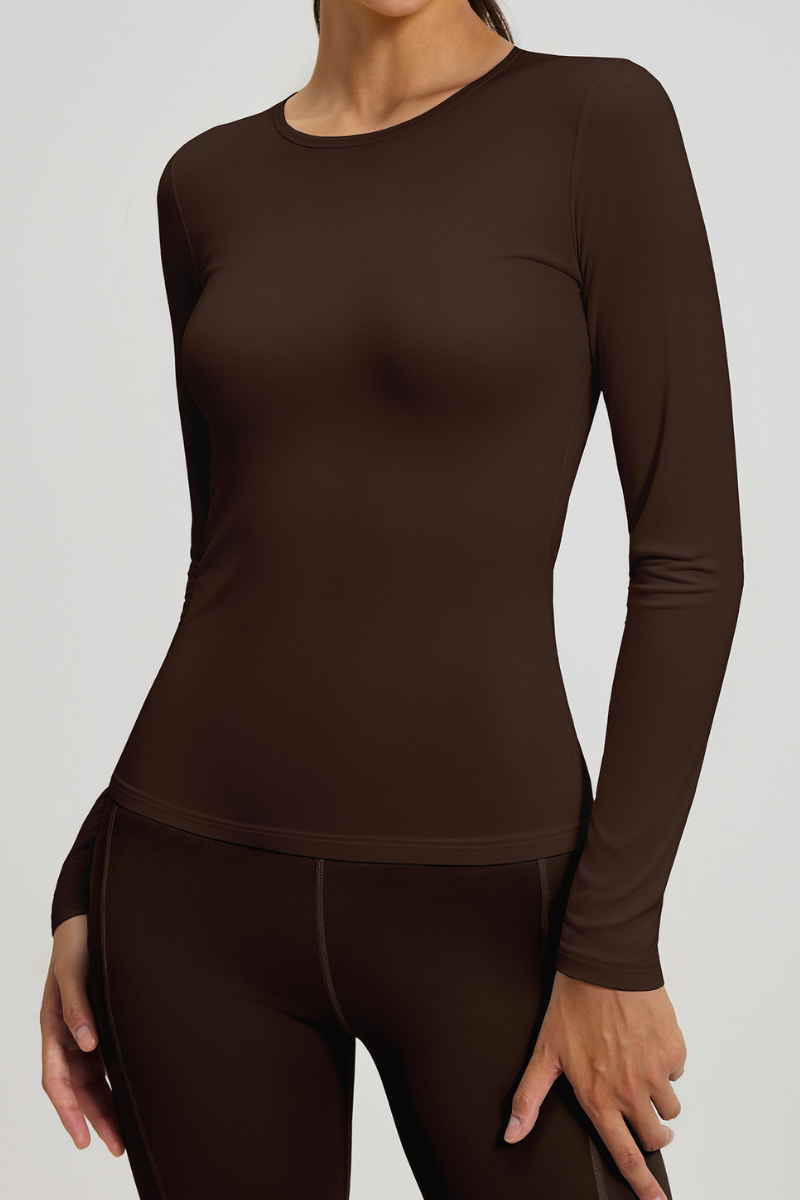 Round-necked, form-fitting long-sleeved top
