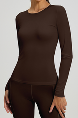 Round-necked, form-fitting long-sleeved top