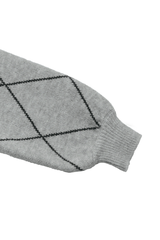 Bow-shaped diamond pattern sweater