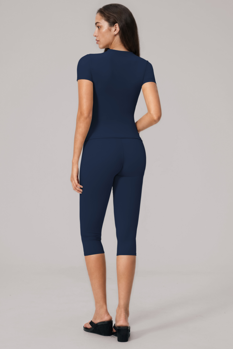 Women's Bare Feel Sets:Slim Fit T-shirt And Capri Leggings