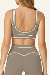Women's  Color-blocked backless form-fitting sports bra.