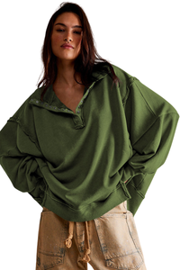 Loose-fitting, flared-neck hoodie with a split design