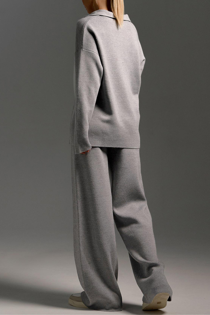 Polo-style knitted pullover shirt with long pants