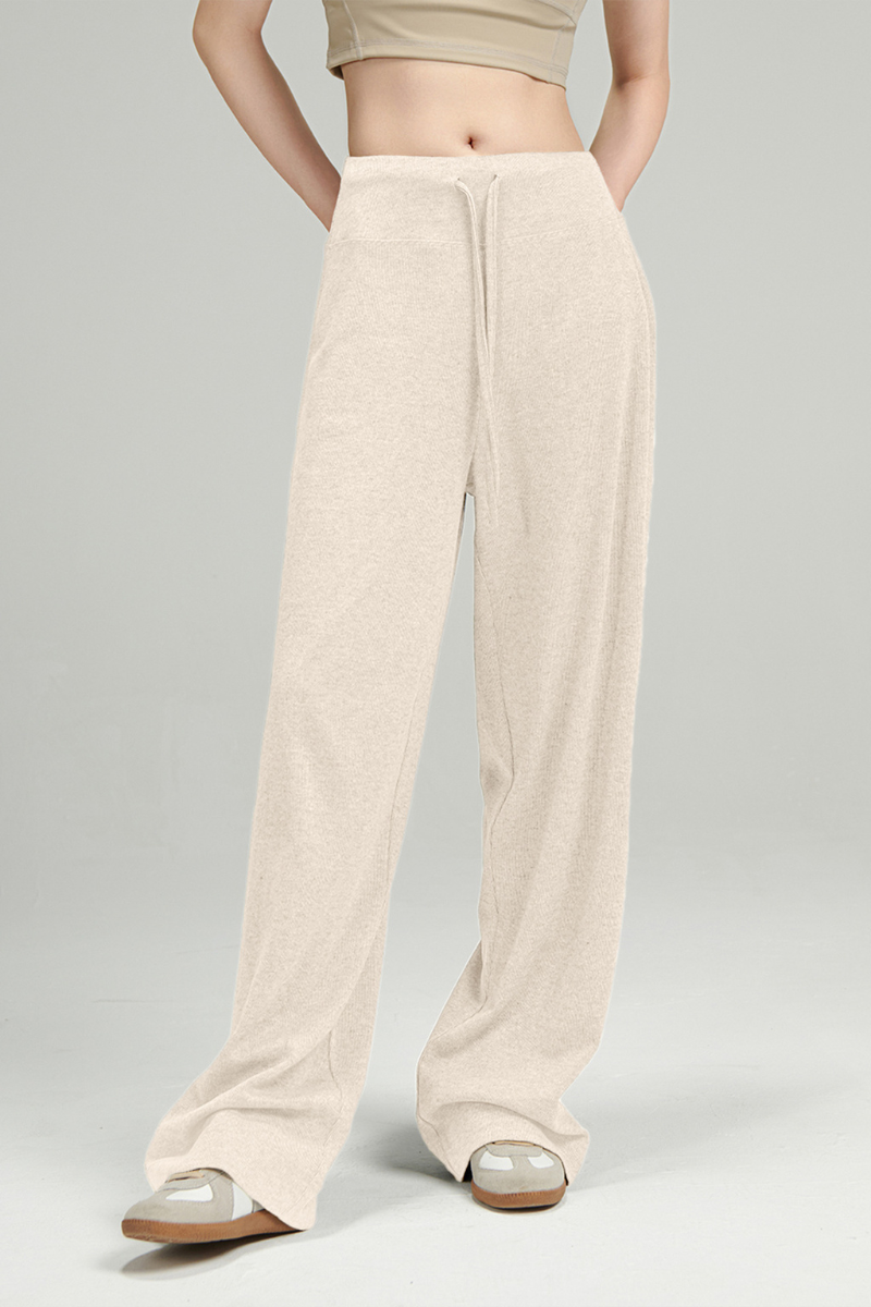 Women’s knitted ribbed casual pants.
