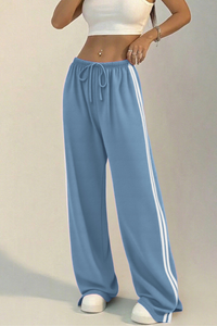 Women’s sporty wide-leg pants.