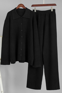 V-neck long-sleeve knitted outfit