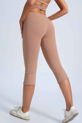 Women Sport Sets:Cut Out Tank Top And Capri-Length Leggings