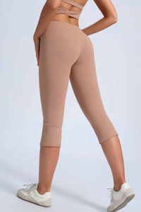 Women Sport Sets:Cut Out Tank Top And Capri-Length Leggings