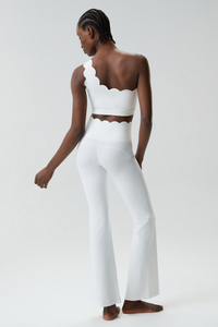 Women's Petal Sports Bra & Flared Yoga Pants Two-Piece Set