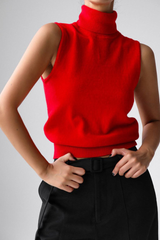 Early autumn high-neck, sleeveless base layer shirt