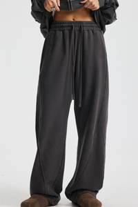 Loose-fitting long pants