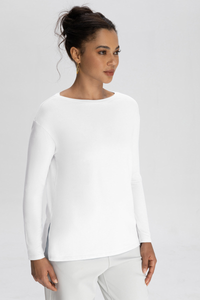 Round-necked sports top