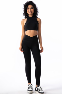 Women's Scalloped Cropped Top And V Waist Leggings Yoga Set