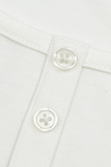 Women's body-hugging top